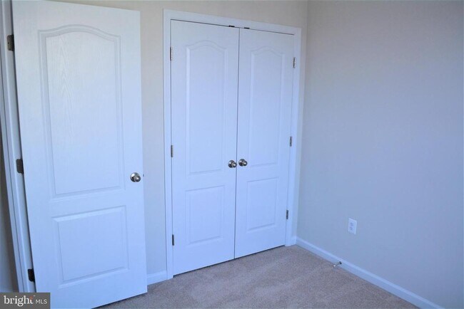 Building Photo - 6050 Krantz Dr