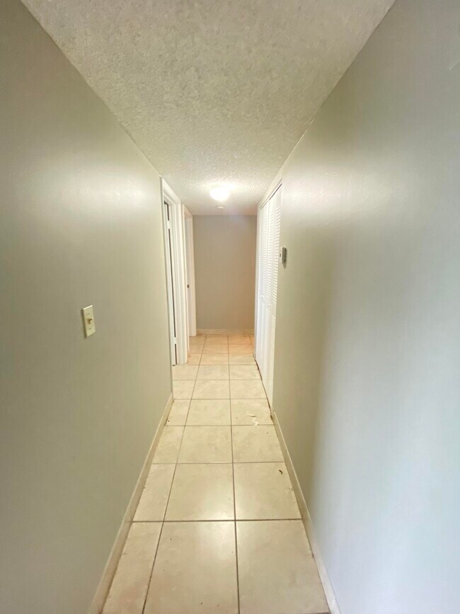 Building Photo - 1127 Lake Terry Dr