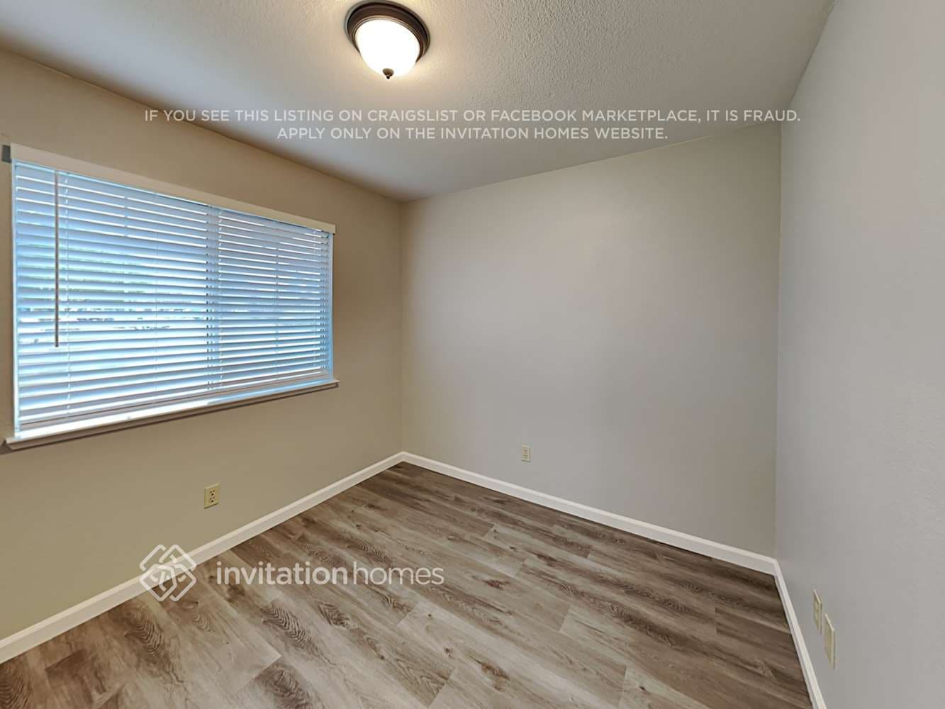 Building Photo - 598 Bernier Cir