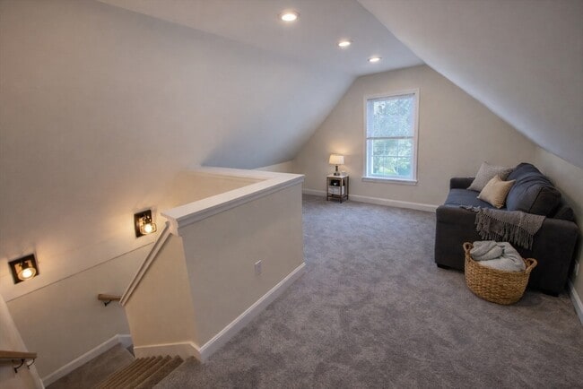 Building Photo - 106 N Franklin St