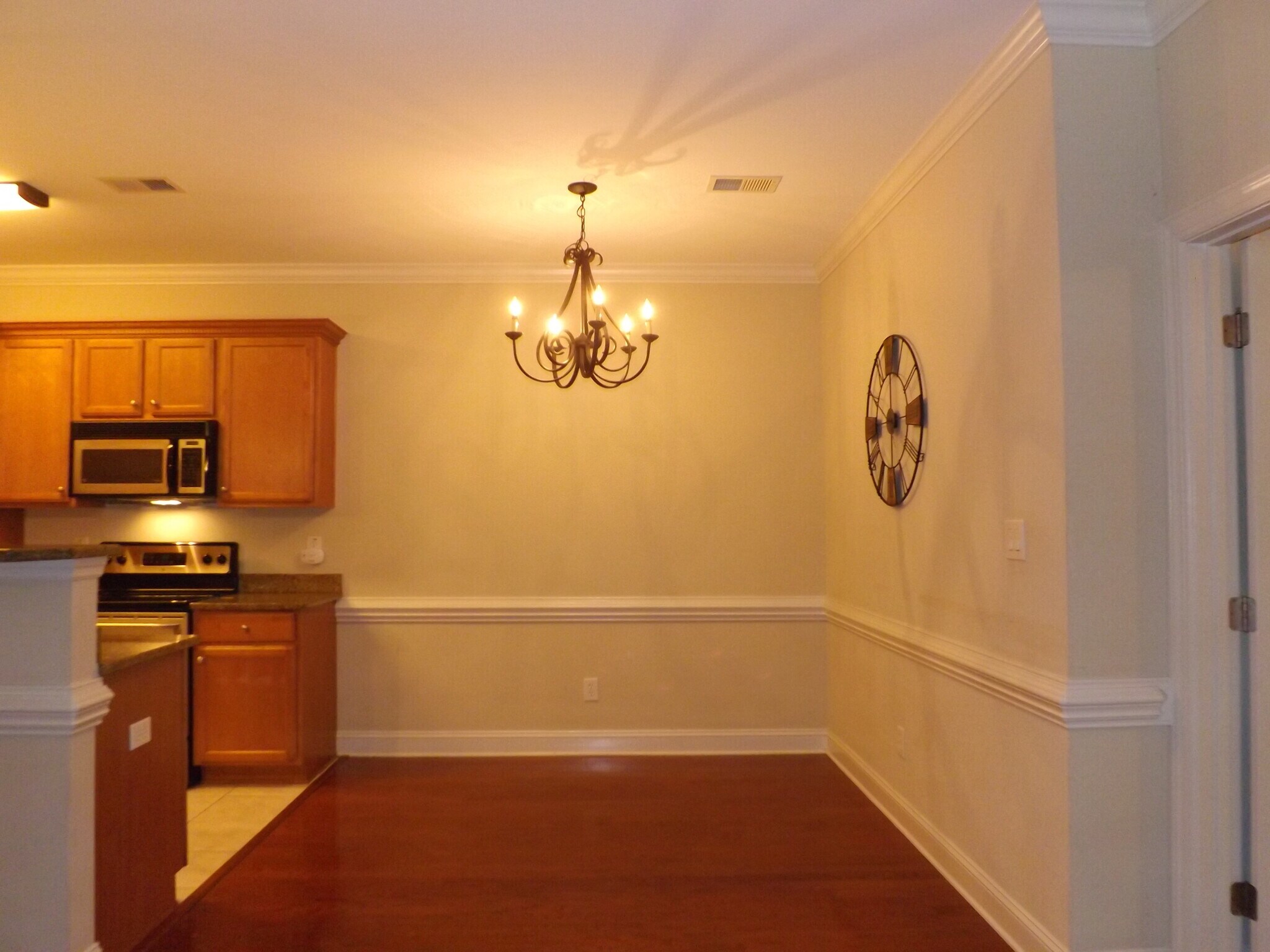 Building Photo - 212 Fountainhead Ln