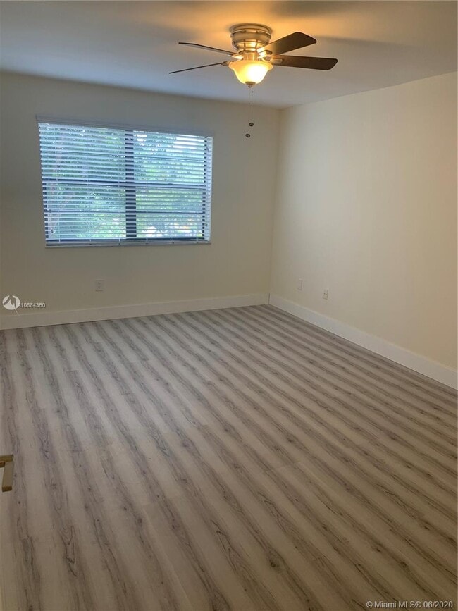 Building Photo - 9301 SW 92nd Ave