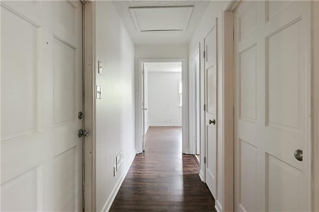 Building Photo - 4711 Nutmeg Way SW