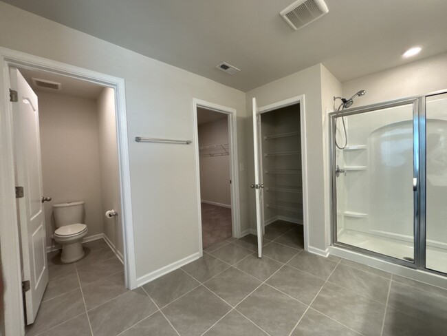 Building Photo - 301 Wilbur Lake Dr