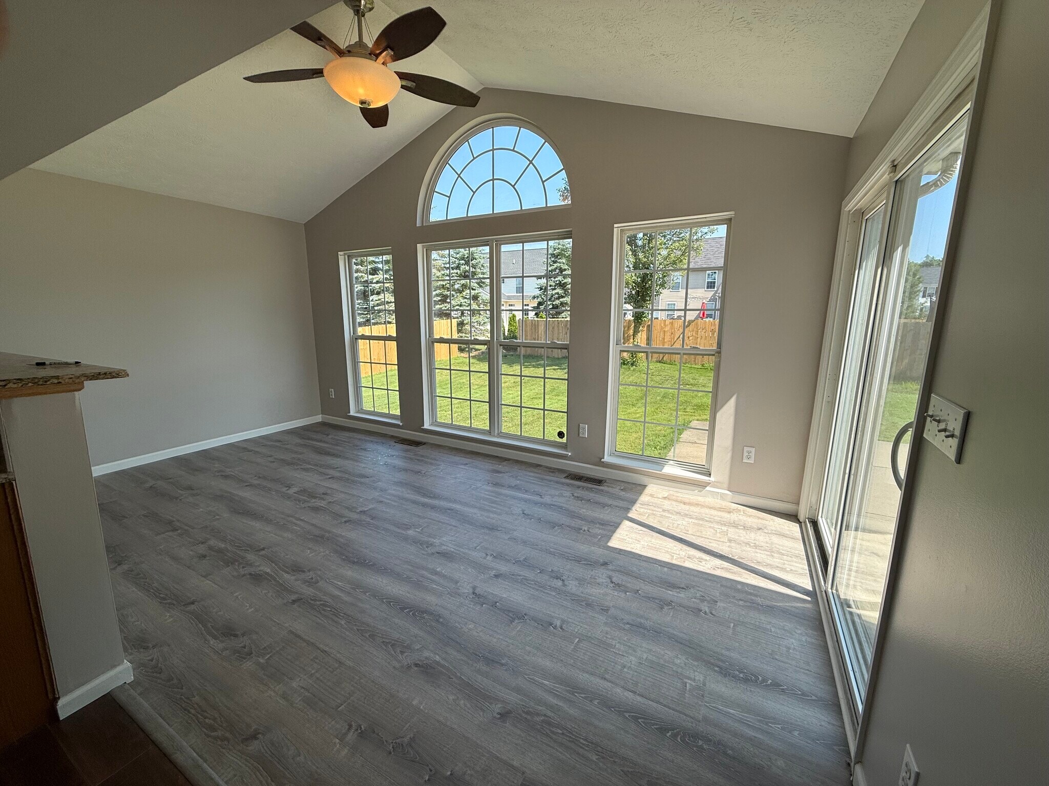 Building Photo - 657 Brookledge Ct