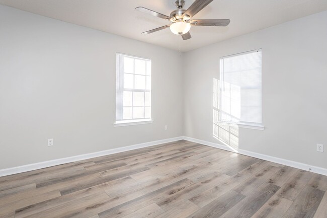 Building Photo - Cute Rental Home Downtown Biloxi