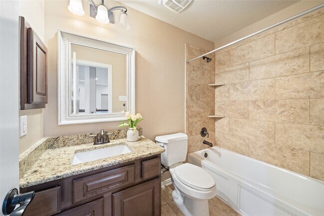 Building Photo - 10314 Radcliff Lake Dr