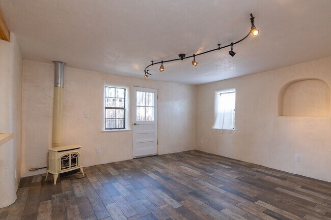 Building Photo - 728 Montez Pl