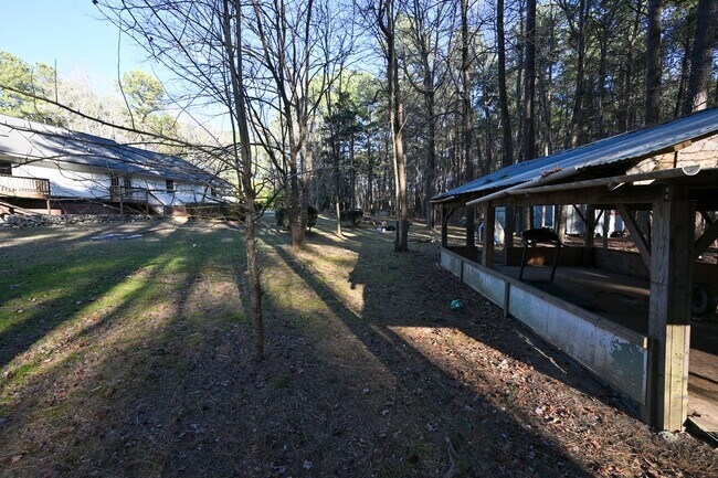 Building Photo - Stunning 3BR / 3BA Home on 2.48 Acres – Hillsborough, NC