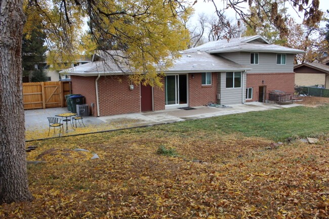 Building Photo - Charming 2 BR/1 3/4 BA Home in Northglenn!!