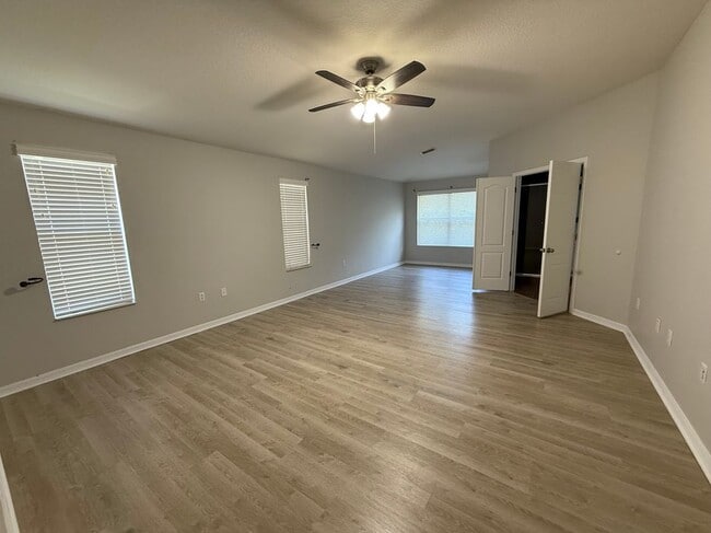 Building Photo - 944 Lost Grove Cir