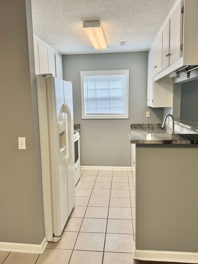 Building Photo - 158 S Spring View Dr