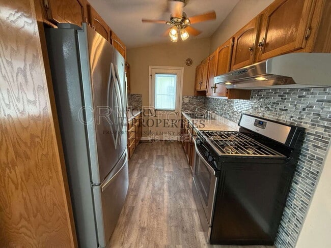 Building Photo - 1004 E Cornell Rd