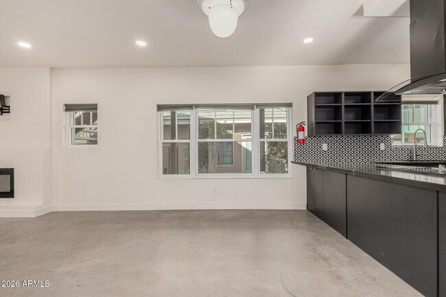 Building Photo - 125 N 11th Ave