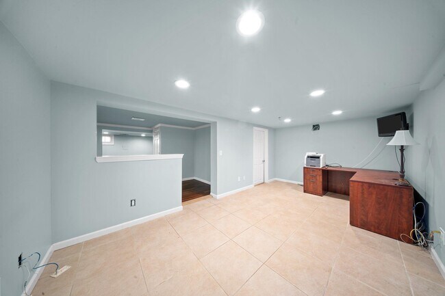 Building Photo - 21 Patricia Ln