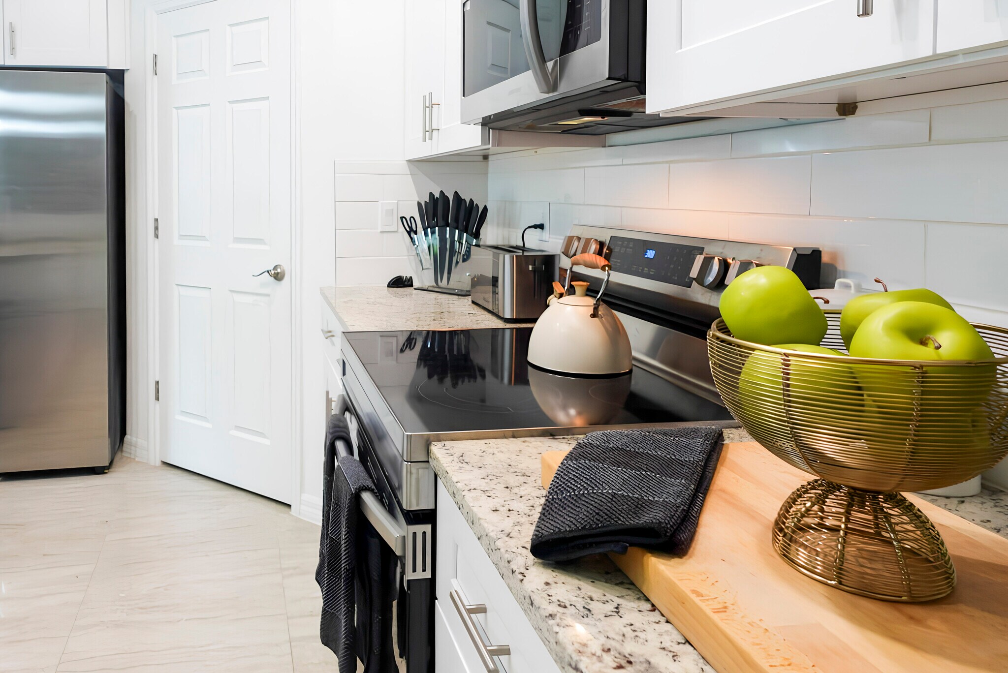 Building Photo - 113 Murphy St