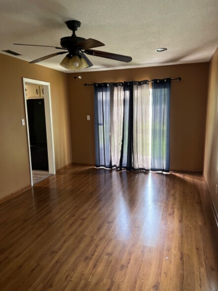 Building Photo - 912 E Brookwood Pl