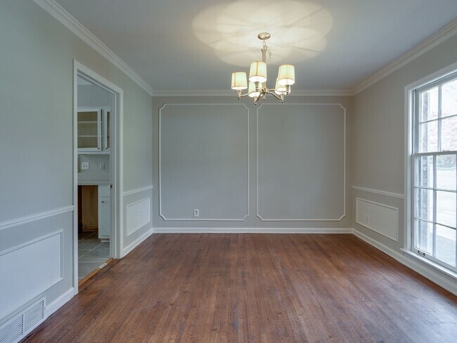 Building Photo - Completely redone luxury 3 bedroom rental ...