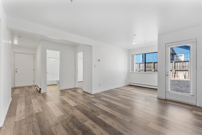 2br living - Elder Square Apartments