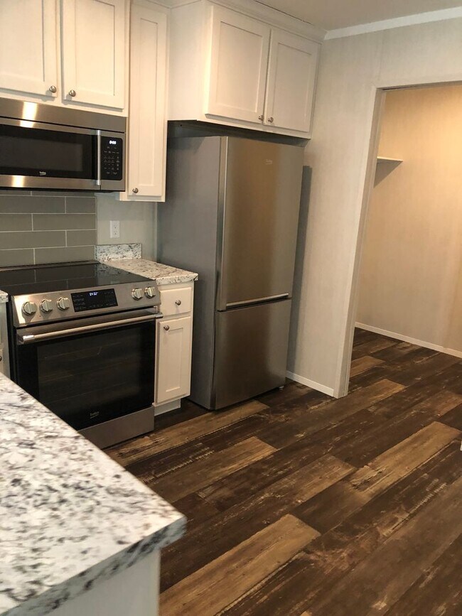 Building Photo - 291 Brookside Dr