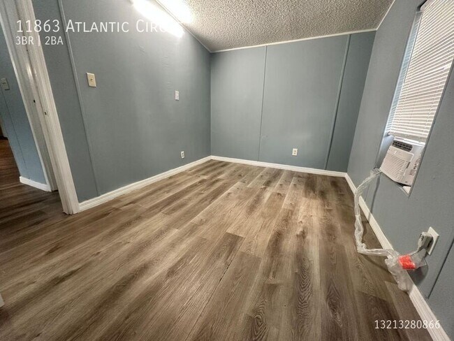 Building Photo - 11863 Atlantic Cir