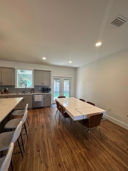 Building Photo - 4819 Whitewood Rd