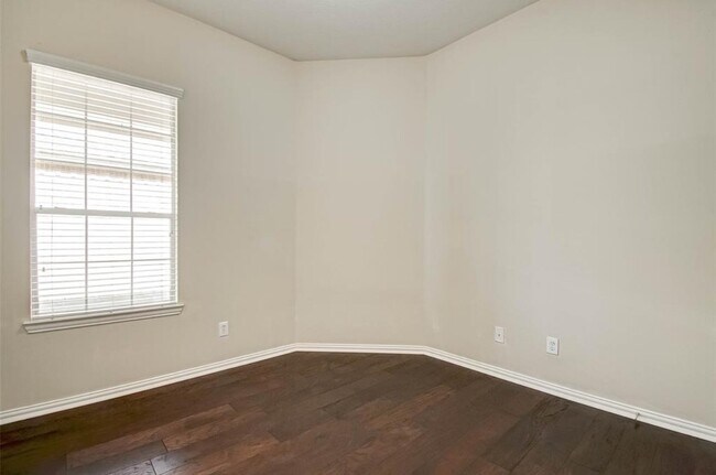 Building Photo - 75 Tapestry Forest Pl