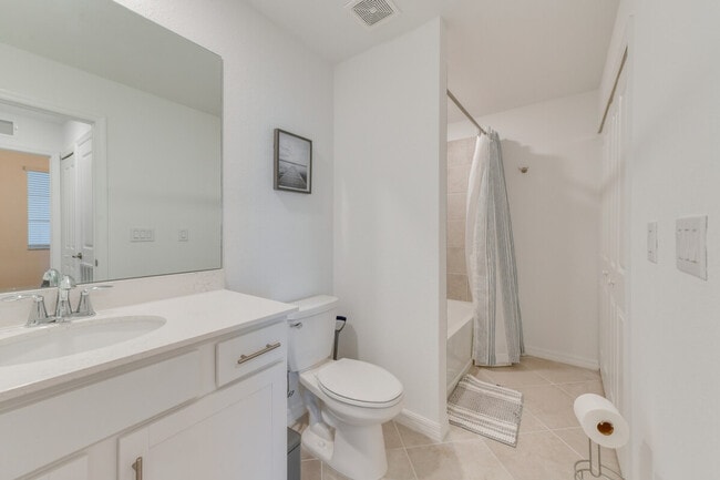 Building Photo - 12320 Wellen Golf St