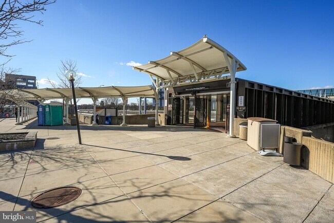 Building Photo - 2665 Prosperity Ave