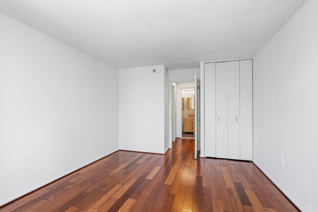 Building Photo - 2020 Walnut St