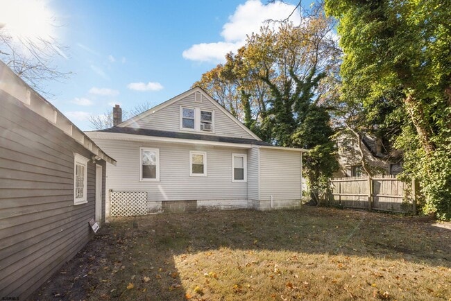 Building Photo - 27 E Groveland Ave