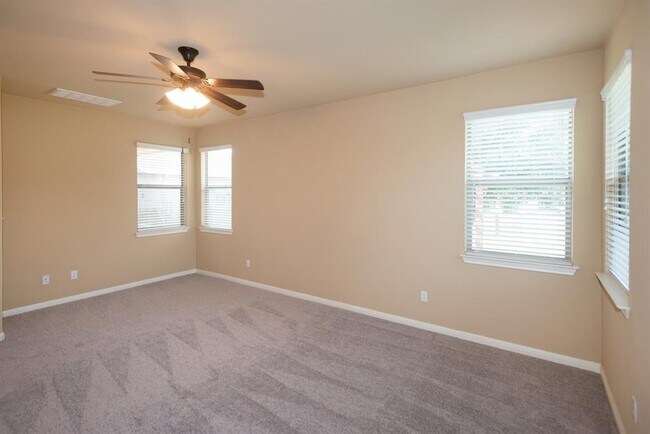 Building Photo - 1078 Sussex Way