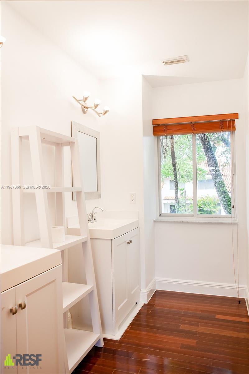 Building Photo - 7523 SW 109th Ave