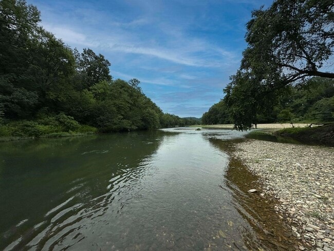 Building Photo - 896 Vaughn Rd