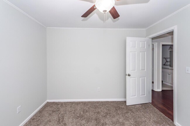 Building Photo - 113 Trescott Ct
