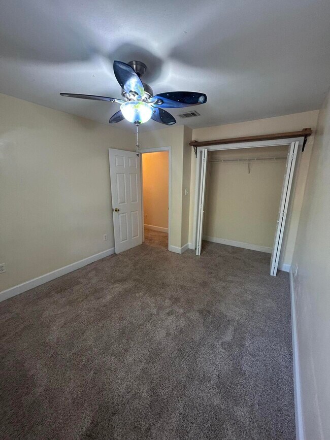 Building Photo - 70 Cypress Ln