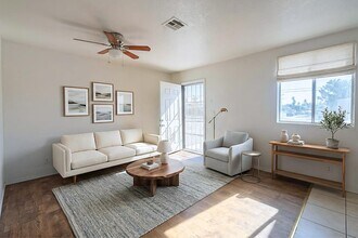 Building Photo - 1702 W Shangri La Rd