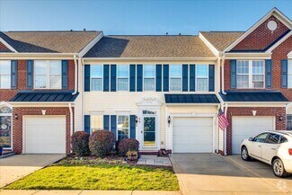 Building Photo - Fabulous 3 bedroom 2.5 bath townhome in Au...