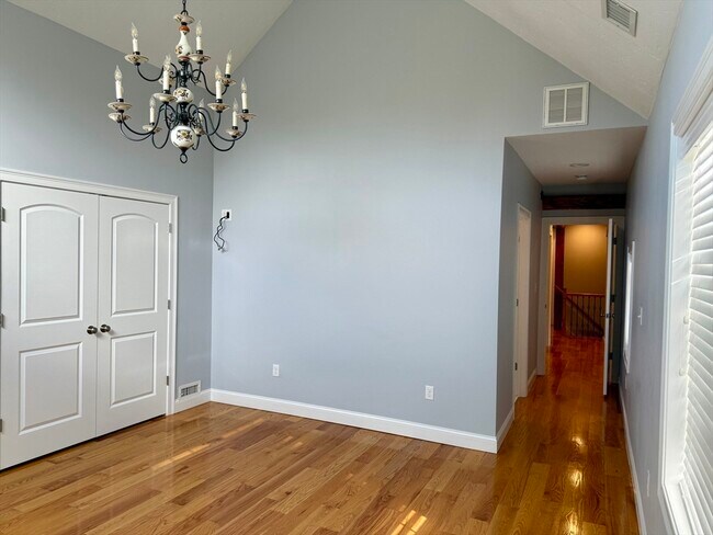 Building Photo - 722 Lowell St