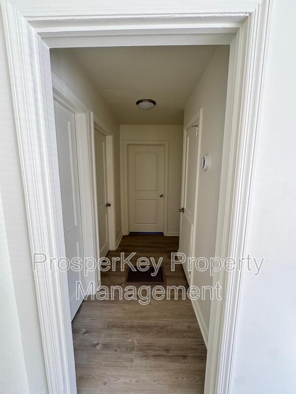 Building Photo - 4249 Lamore St