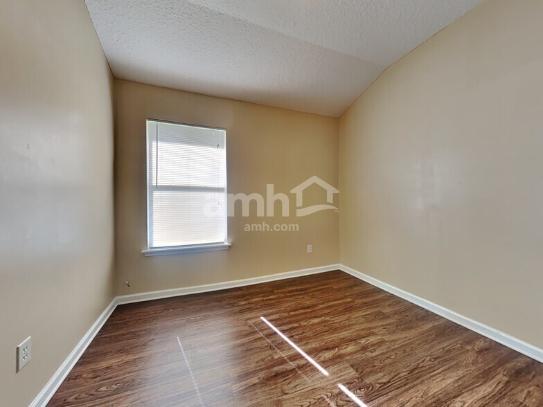Building Photo - 13839 Victoria Lakes Dr