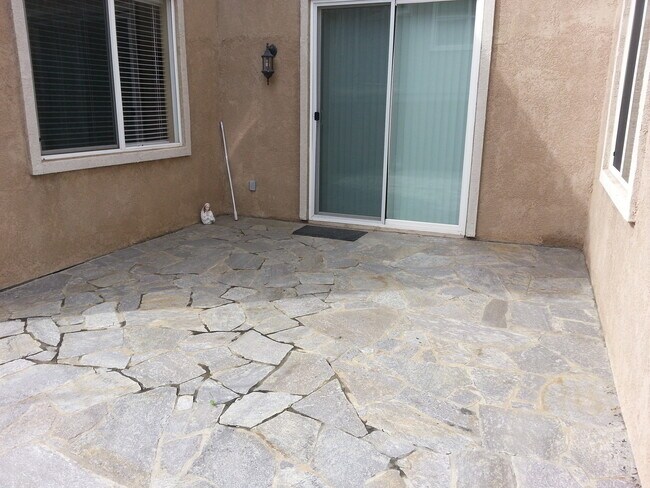 Building Photo - Lovely 5 bedroom Antioch Home