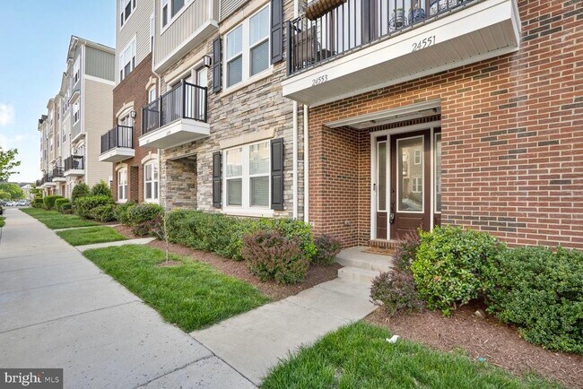 Building Photo - 24553 Rosebay Terrace