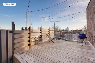 Building Photo - 642 Leonard St