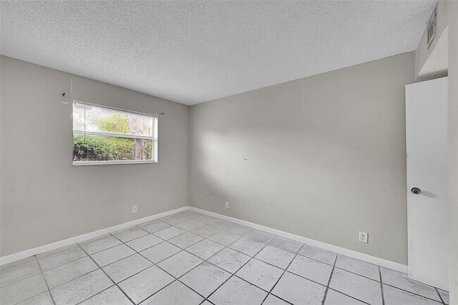 Building Photo - 11607 NW 29th St