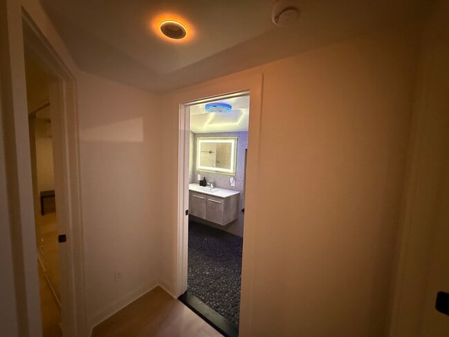 Building Photo - 204 Datura Dr