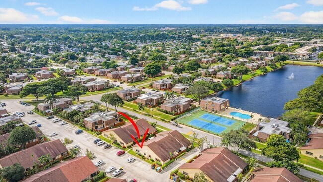 Building Photo - 484 Springdale Cir