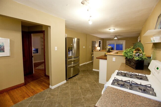 Building Photo - 6425 Arthur Ave