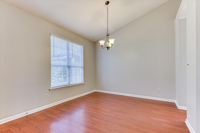 Building Photo - 1140 Parkside Trail