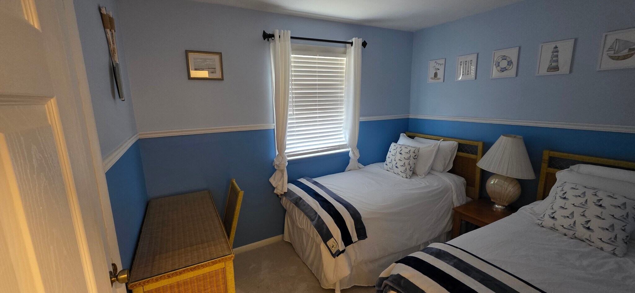 Building Photo - 512 N Somerset Ave